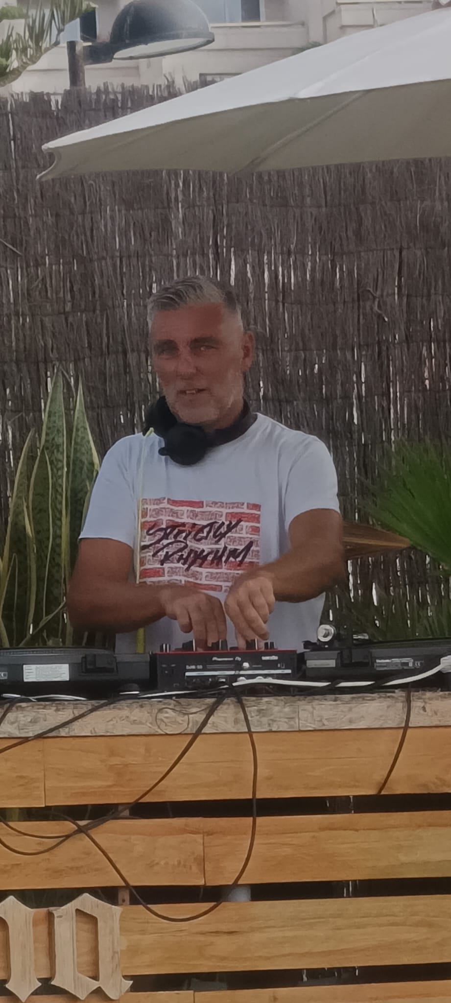 Jon Fernandez - UK Garage & Soulful House Pioneer with 30+ years experience